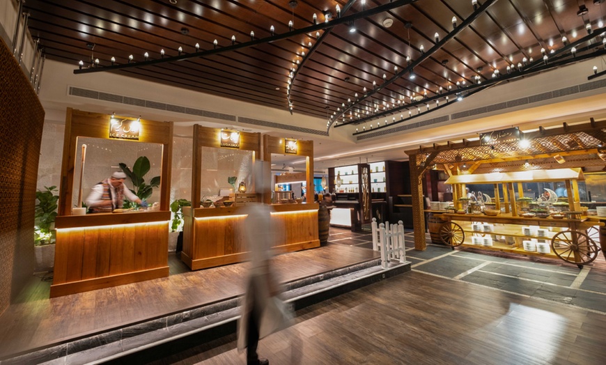 Image 4: 5* Premium Iftar Buffet + Ramadan Drinks For a Child or Up to 4 Adults