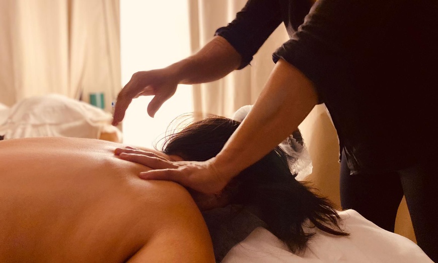 Image 5: Masaje relajante o descontracturante en pareja de 30, 45 o 60 minutos