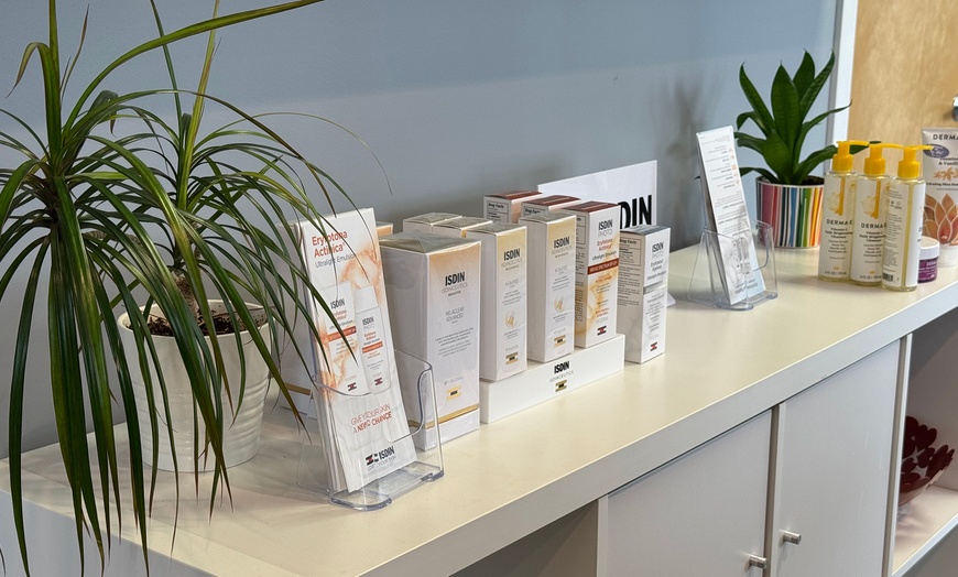 Image 7: Experience Skin Renewal with IPL Plus Mini-Photofacial Sessions