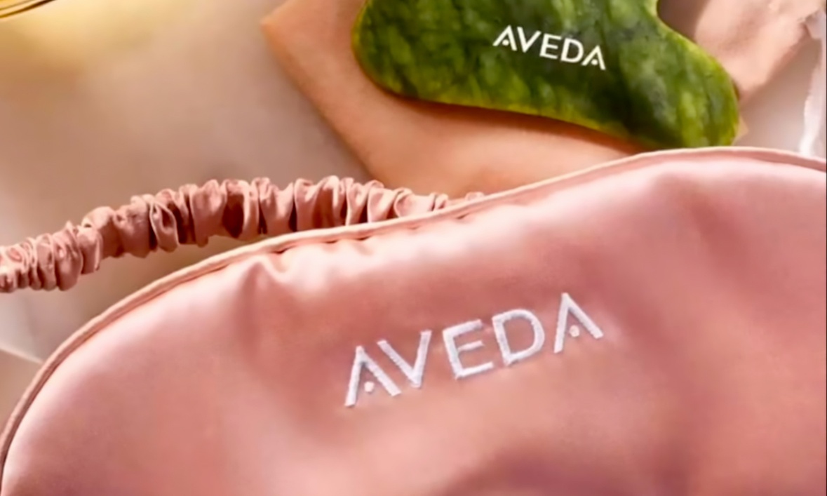 Lymphatic Drainage Facial Massage using a Jade Gua Sha with a Gift Set