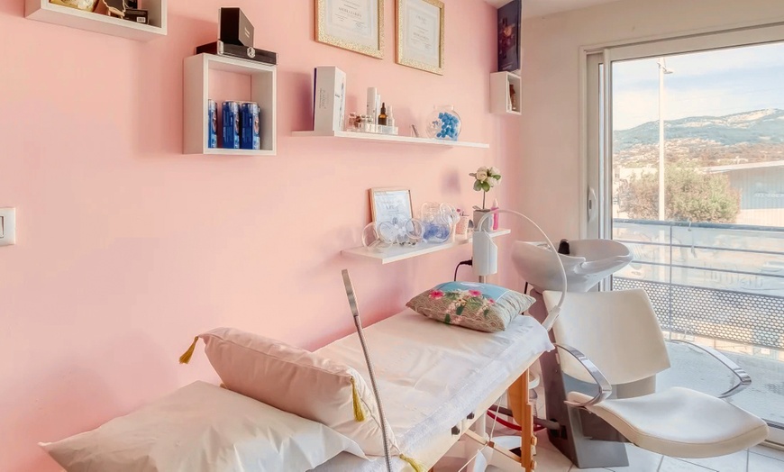 Image 6: Regard intense ou naturel ? À vous de choisir !