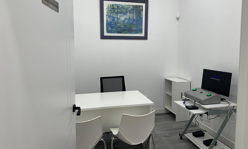 Image 2: Certificado médico-psicotécnico para carnet de conducir y otros