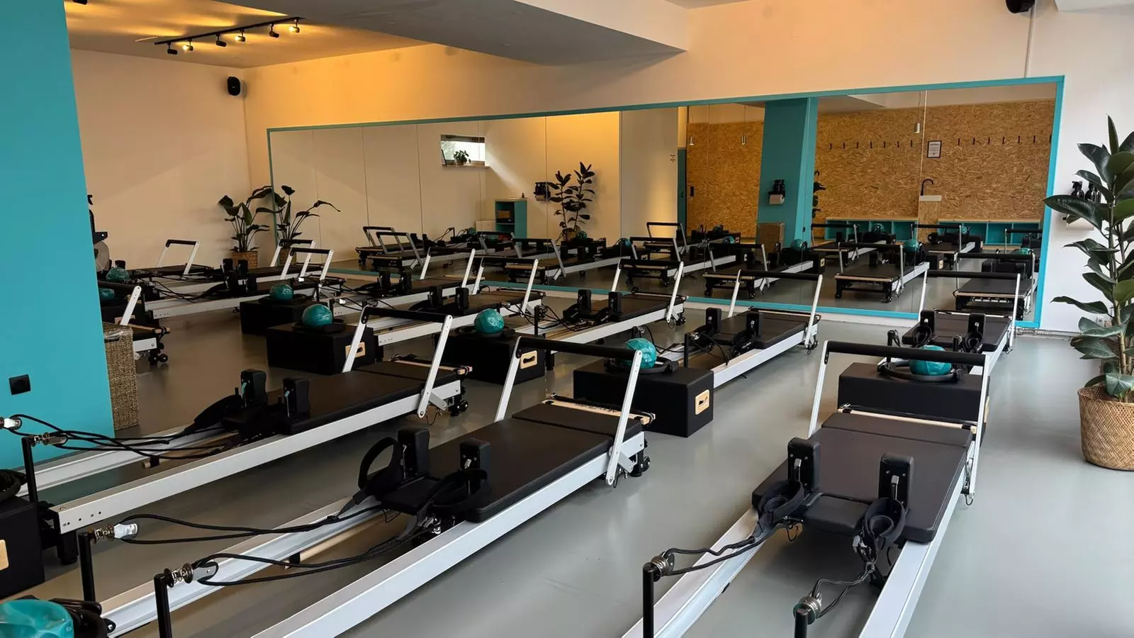 1x oder 5x 50 Min. Reformer Pilates-Kurs nach Wahl für 1 Person