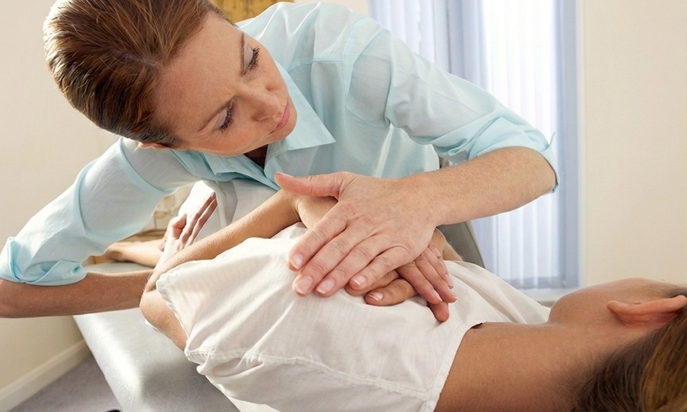 Exam with X-Ray and Adjustment or Therapy Session Packages