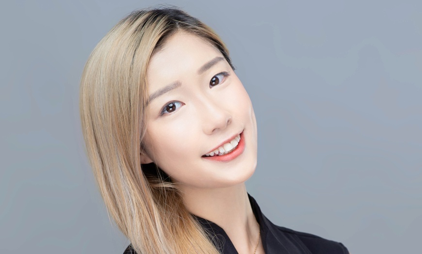 Image 2: 30-Minute In-Studio Stand Out with a Professional Headshot Shoot