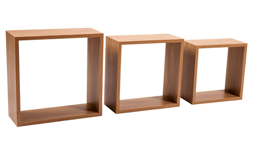 Image 2: Oak-Effect Floating Shelves