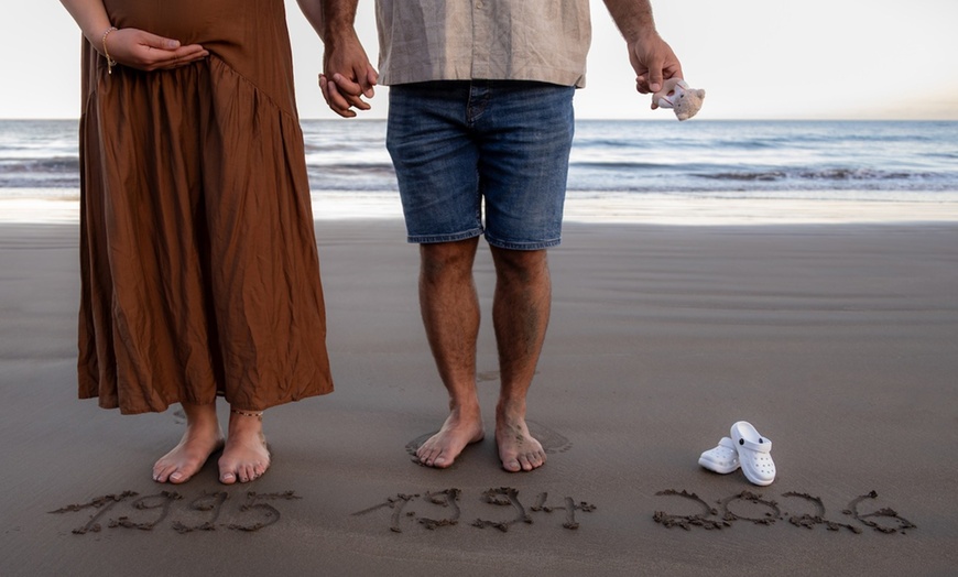 Image 3: Sesión fotográfica en exteriores con fotos editadas en alta resolución