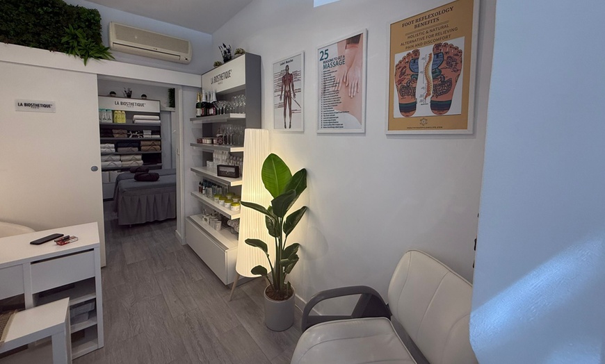 Image 5: Ritual en pareja con masaje oriental, champán y chocolate
