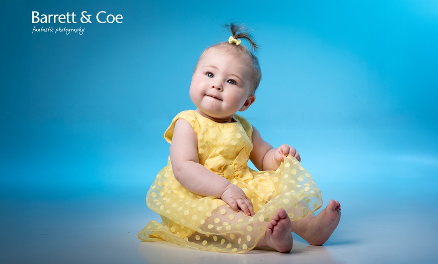 Image 9: Frame the joy! 1-Hour Baby Shoot + 8"x6" Print—Save up to 90% 