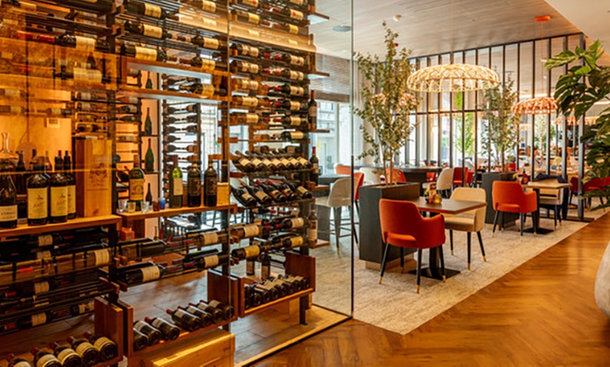 Image 3: Menu gastronomique du chef en 3 services pour 2, 3 ou 4 convives