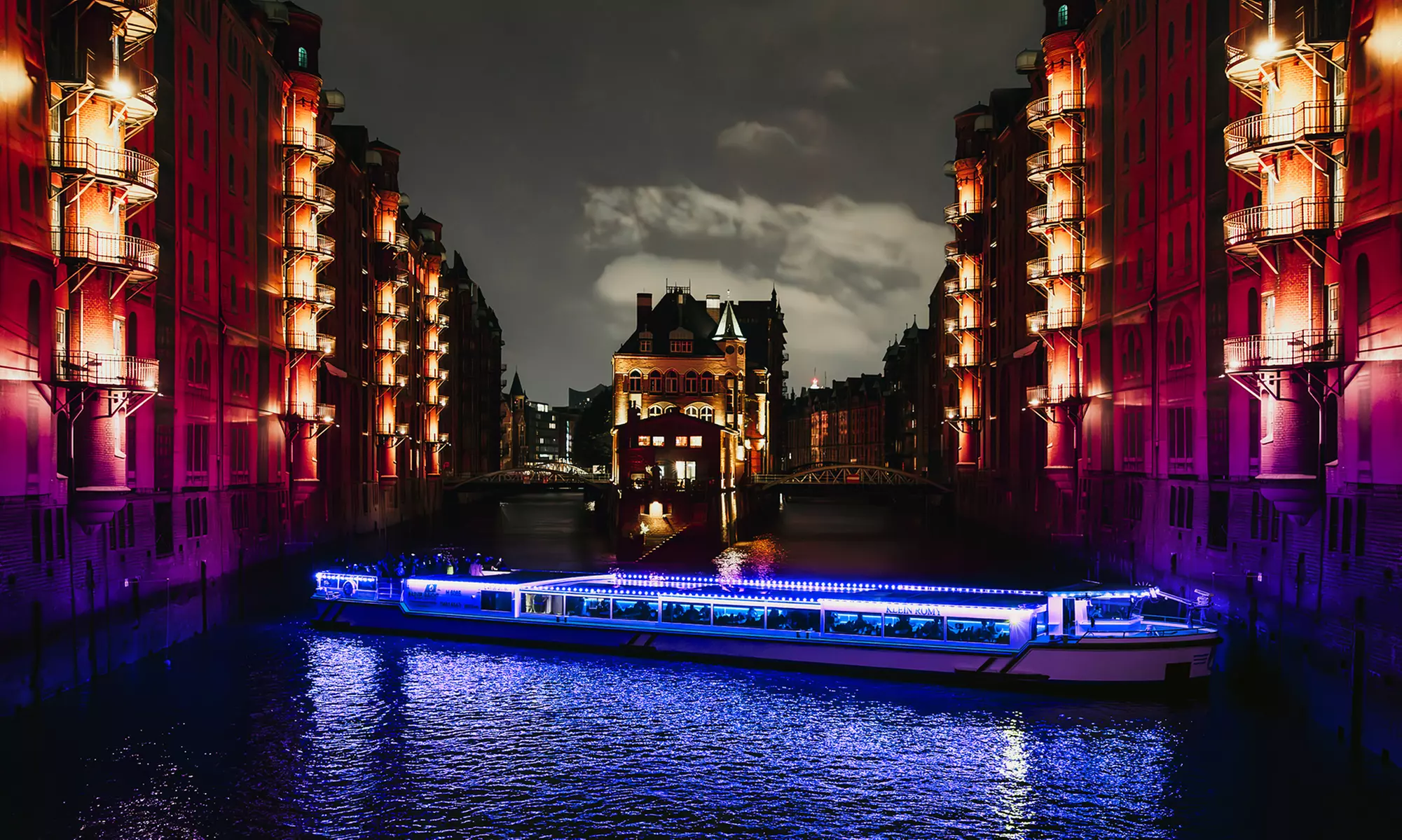 Lichterfahrt – 1 Stunde durch den abendlichen Hamburger Hafen