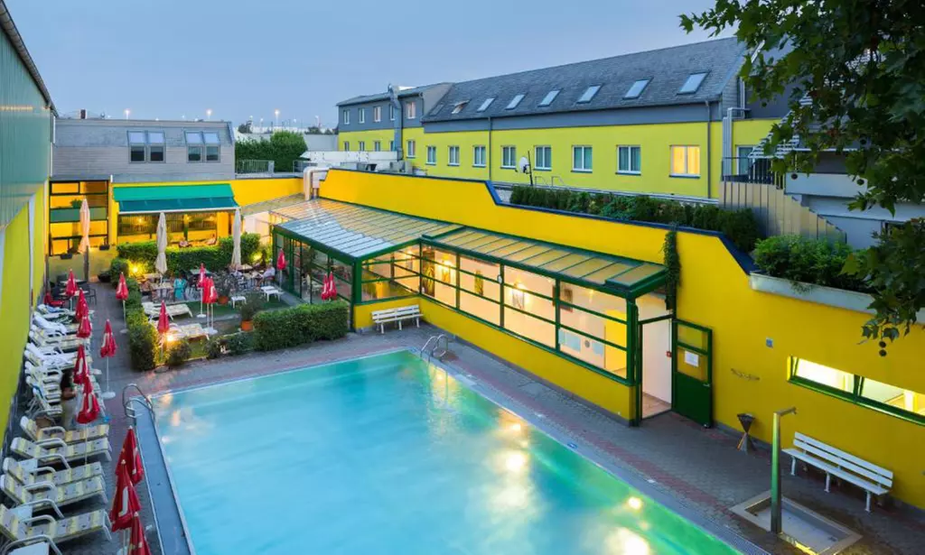 Wien: 2–5 Nächte für 2 Personen im Komfort-Doppelzimmer inkl. Frühstück und Wellness im Vienna Sporthotel - Primary Image