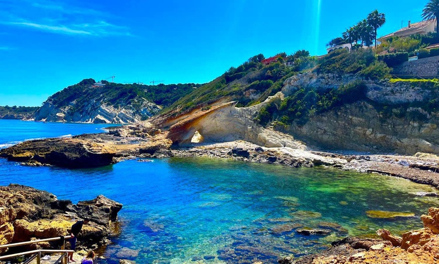 Image 4: Excursión guiada con kayak por Jávea para 1 niño o para 1 o 2 adultos 