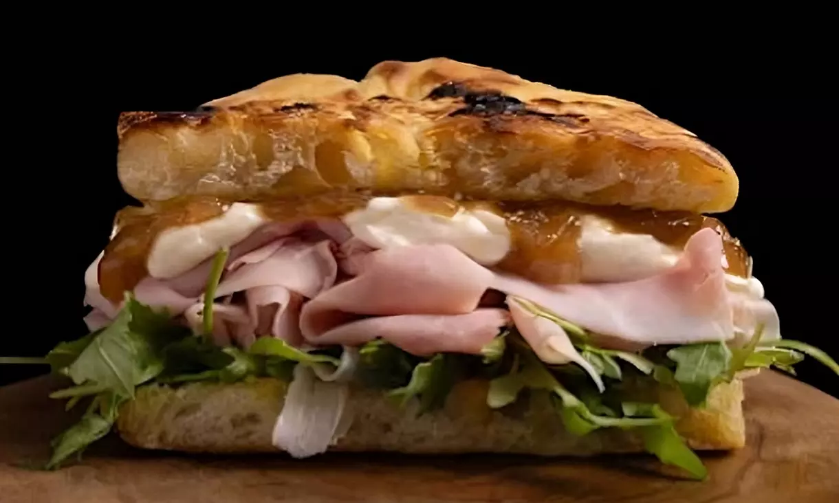 Focaccias italianas con Aperol o limoncello spritz