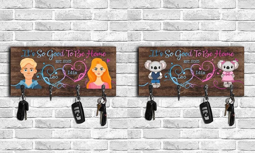 Image 10: Personalisiertes Schlüsselbrett aus Holz mit Namen in Design nach Wahl