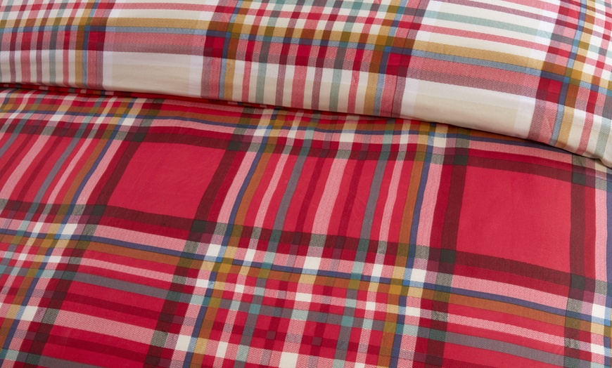 Image 4: Four-Piece Complete Duvet Set - Reversible, Easy Care Bedding