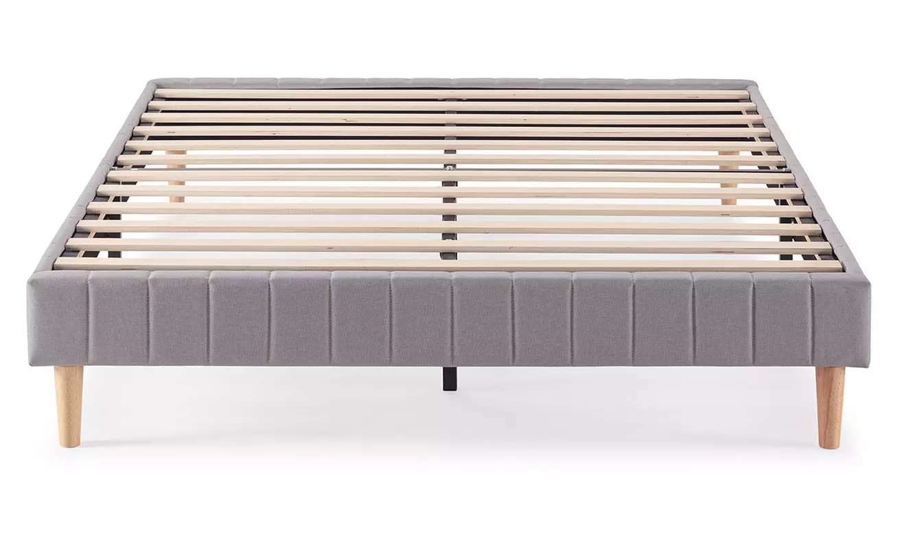 Gepolstertes Bettgestell „Eris“ mit Lattenrost