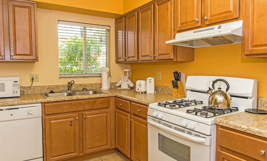 Image 5: Family-Friendly Villas Close to Top Attractions