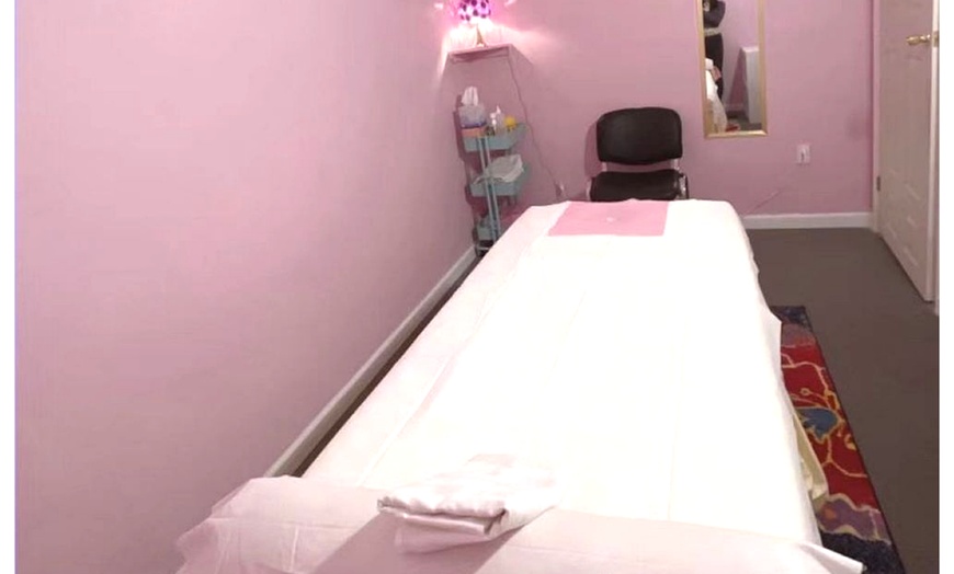 Image 2: Up to 28% Off on Deep Tissue Massage at Yi kang. Spa
