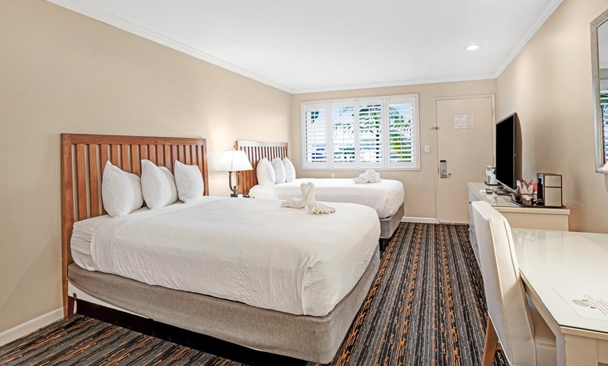 Image 28: Waterfront Resort on Mission Bay with Two Heated Pools