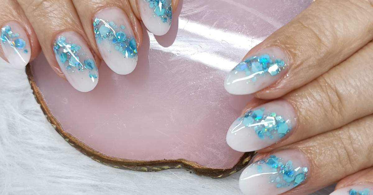 Servicio de manicura y pedicura semipermanente en Valencia