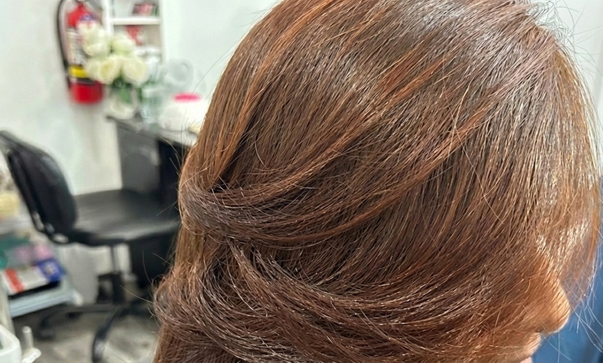 Image 2: Keratin Treatment w/ Optional Haircut, Shampoo Conditioner, & Blow Dry