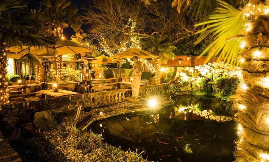 Image 4: Oxfordshire: An Overnight 5* Stay w/ Dinner and Champagne 