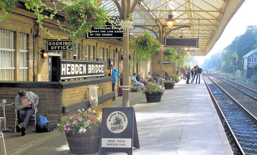 Image 8: West Yorkshire, Hebden Bridge: 4* Apartment Stay with Breakfast & Prosecco