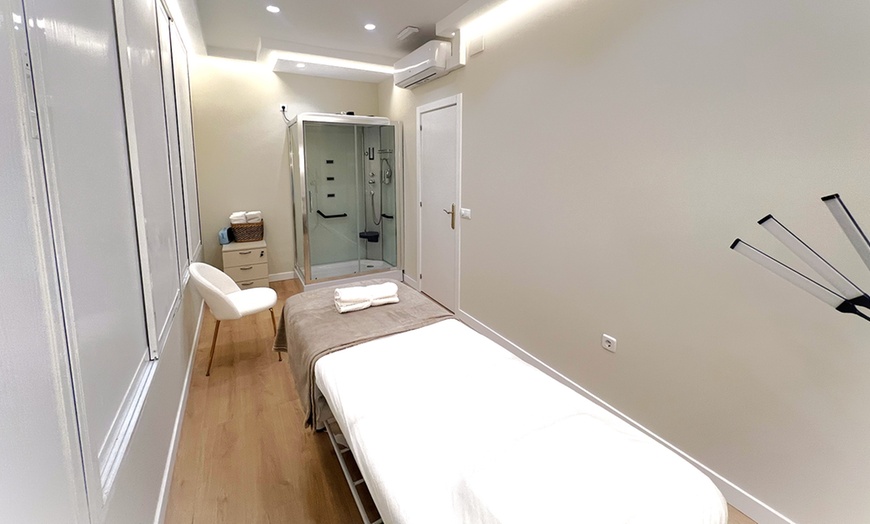 Image 4: Masaje corporal con opción a craneofacial para 1 persona