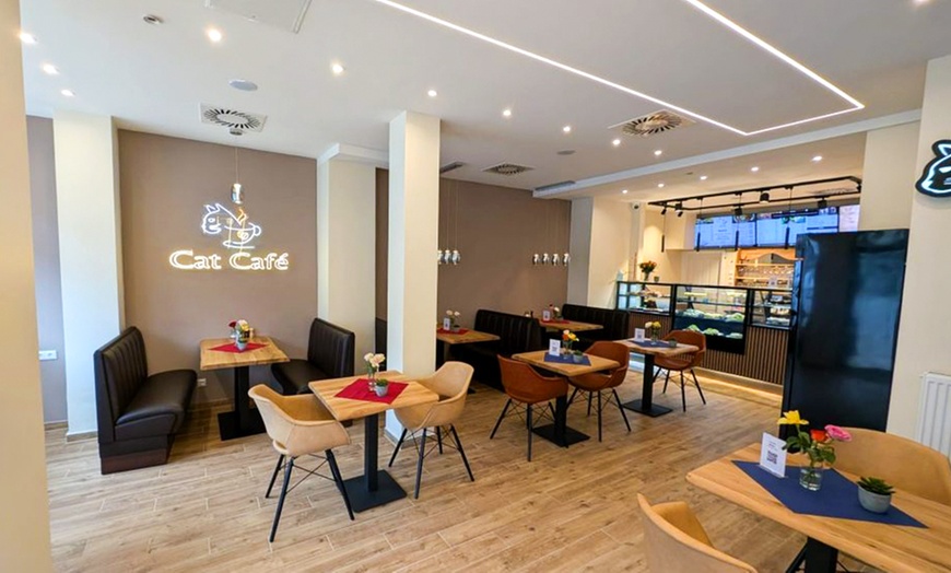 Image 1: Frühstück inkl. Heißgetränk oder Waffel oder Crêpe inkl. Milchshake