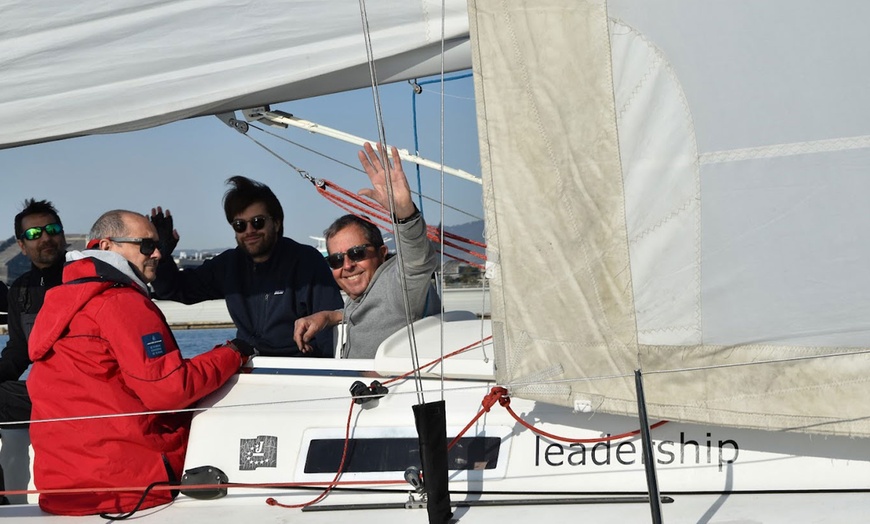 Image 9: Taller de navegación a vela por Barcelona para 1 o 2 personas