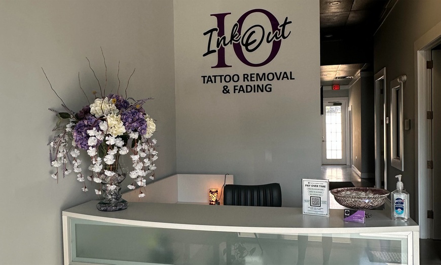 Image 2: Three Laser Tattoo Removal Sessions on an Area (1,3 or 6 Inches)