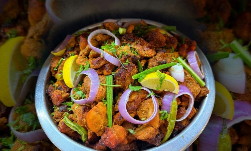 Image 3: 4* Iftar buffet with Bottomless Ramadan Drinks For a Child or 4 Adults