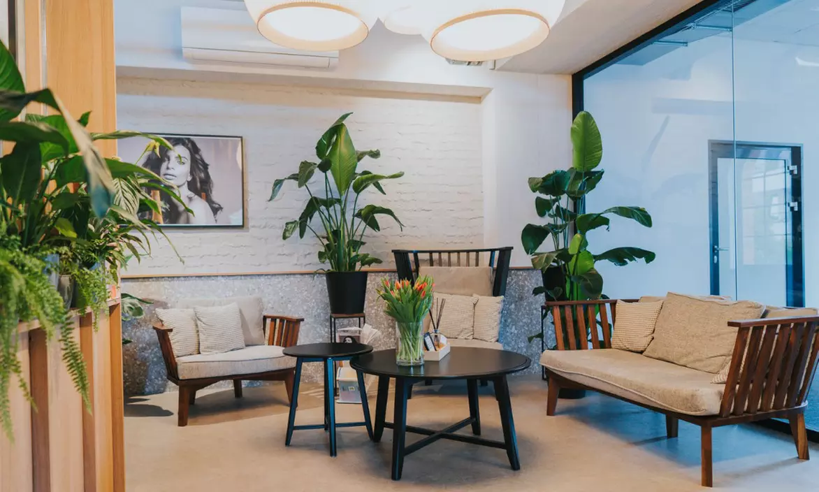 Do 41% zniżki na Masaż - Określona część ciała (ręka, szyja, głowa) w Ritual Hair And Beauty