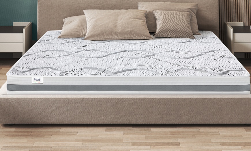 Image 3: Matelas en mousse expansée à l'eau de The White Stone