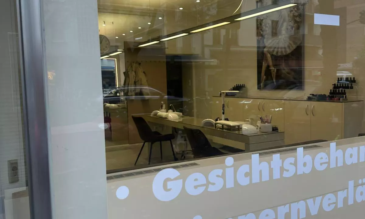 Klassische Gesichtsreinigung, Aqua-Facial oder Microneedling für 1 P.