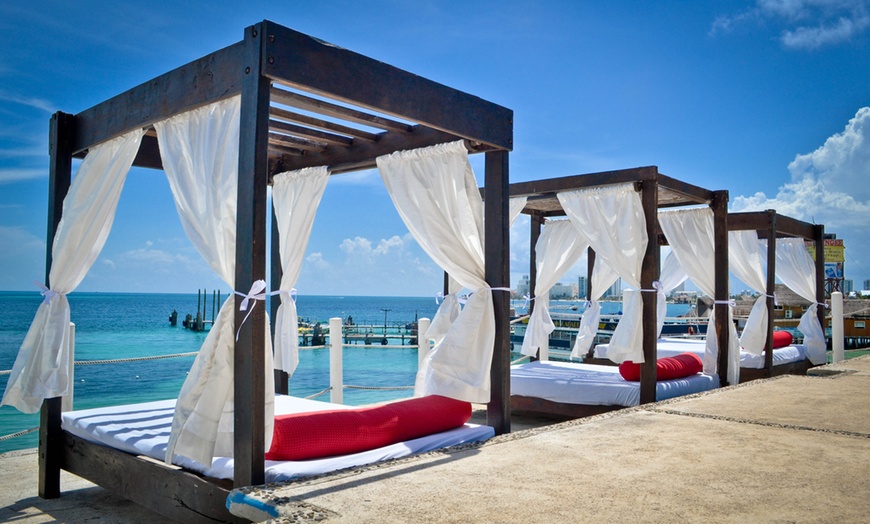 Image 2: ✈ 4-Night All-Incl. Cancún Vacation with Air