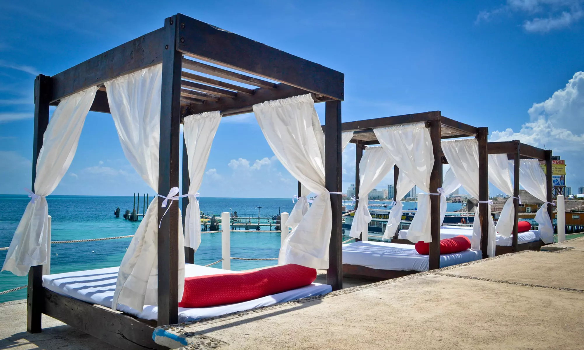 ✈ 4-Night All-Incl. Cancún Vacation with Airfare from Travel by Jen. Price is per Person, Based on Two Guests per Room. - Primary Image