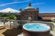 Langhe 4*: camera Deluxe o matrimoniale con idromassaggio, sauna e aperitivo per 2 al Duchessa Margherita Chateaux - Image 3
