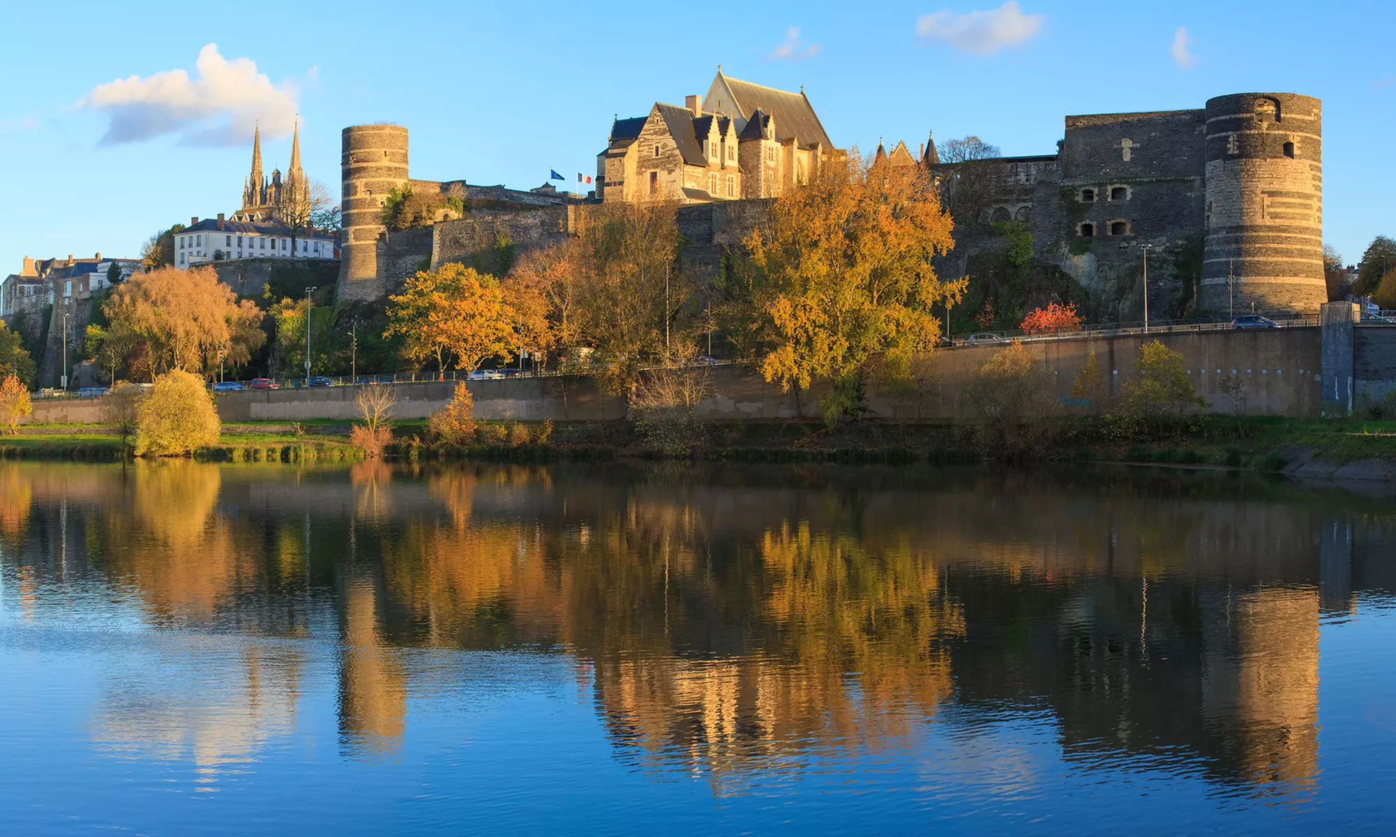 Maine-et-Loire : chambre standard ou confort avec pdj et piscine