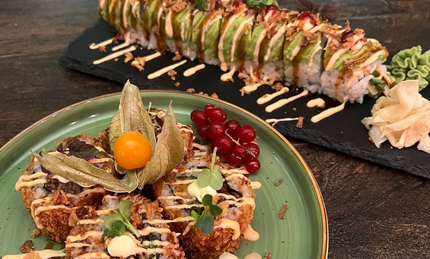 Image 2: Thailändisch-japanisches 4- oder 5-Gänge-Menü für 2 oder 4 Personen