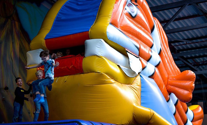 Image 4: Spiel und Spaß im Tiki Kinderland: Tageskarte für 2 oder 4 Personen