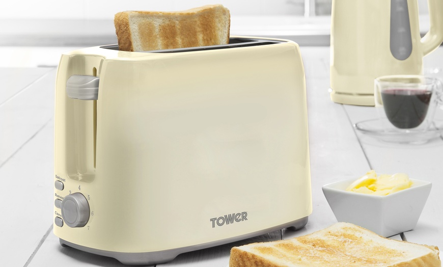 Image 14: Tower Toaster and Kettle Set