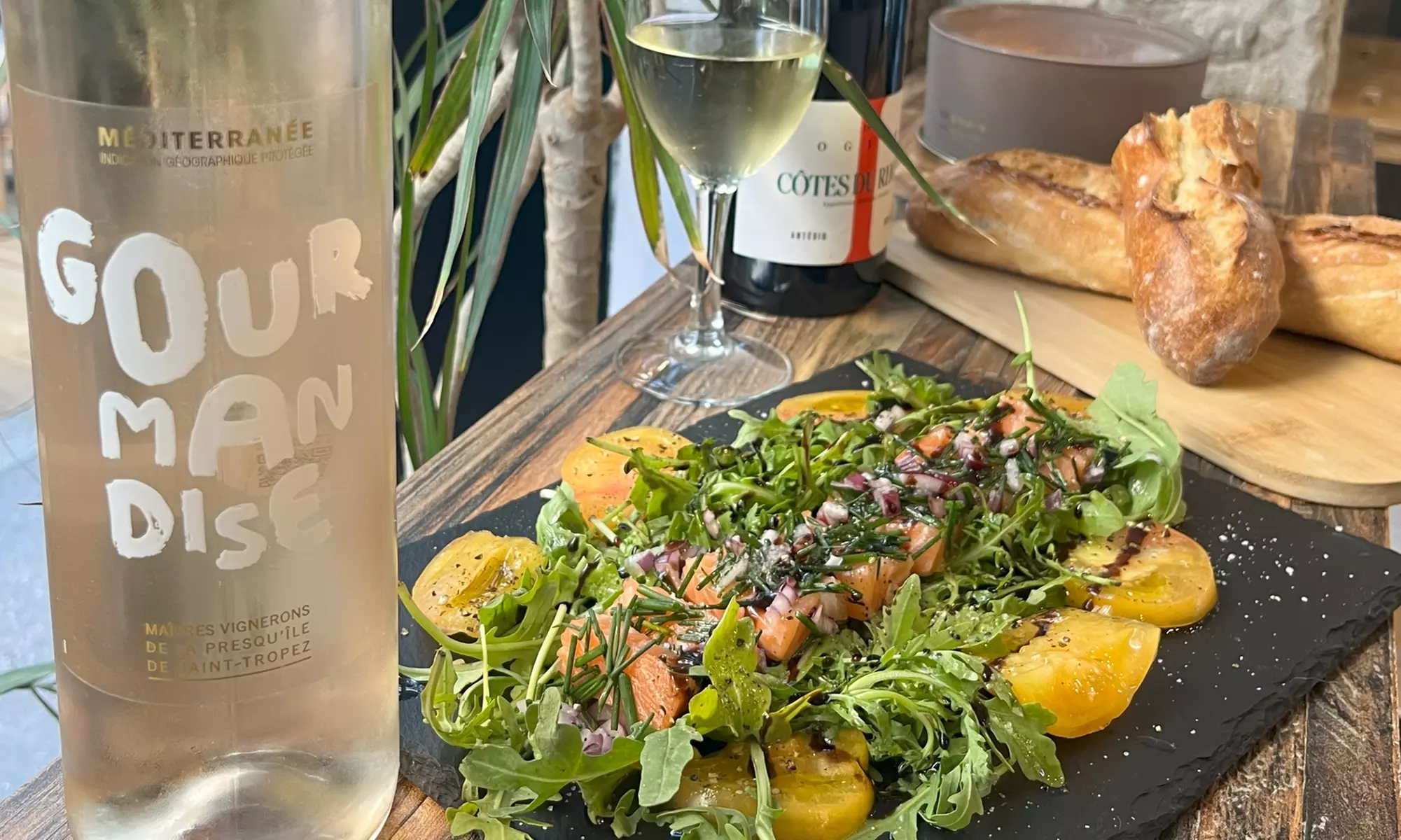 Saveurs Récamier : planche apéro et verre de vin à Lyon 6