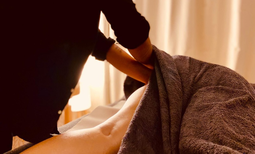 Image 11: Masaje relajante o descontracturante en pareja de 30, 45 o 60 minutos