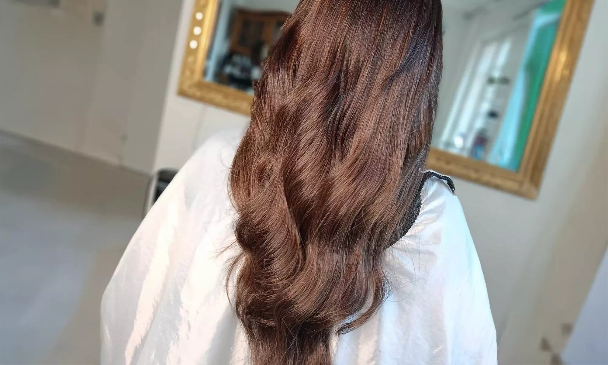 Strzyżenie, farbowanie, stylizacja lub wybrany zabieg pielęgnacyjny