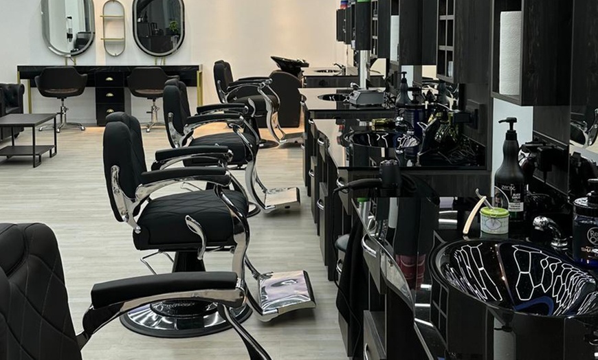 Image 17: Herren-Haarschnitt opt. inkl. Bart-Pflege für 1 Person