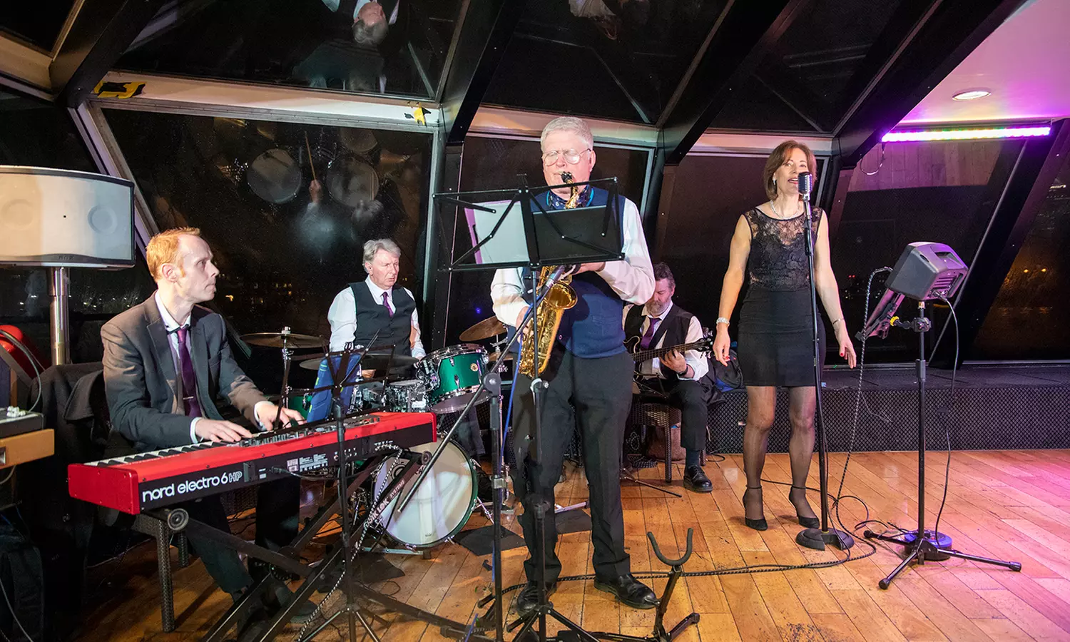 Ticket to London Jazz Dinner Cruise on the River Thames (Fridays Only)
