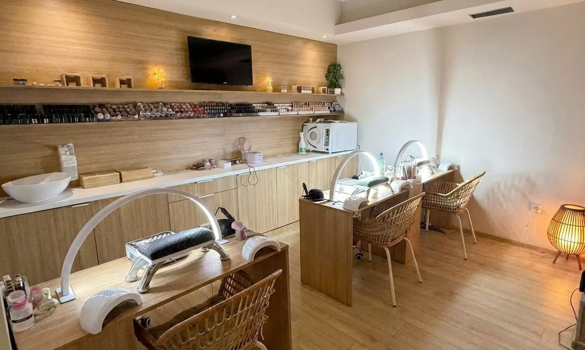 Makijaż permanentny brwi lub ust