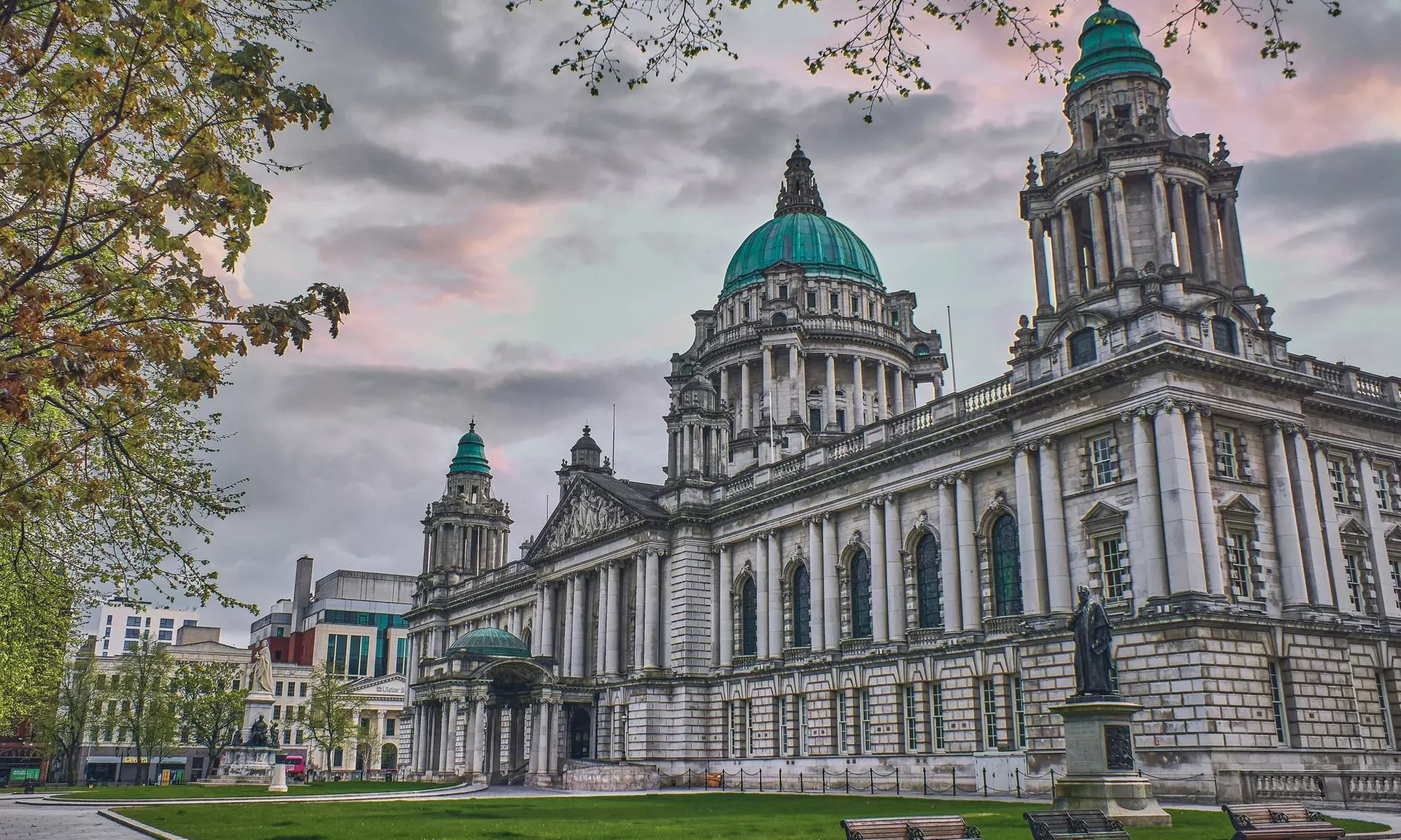 ✈ 6-Days: 2 Irelands - Ultimate Road Trip w/ Air & Car from Worldee